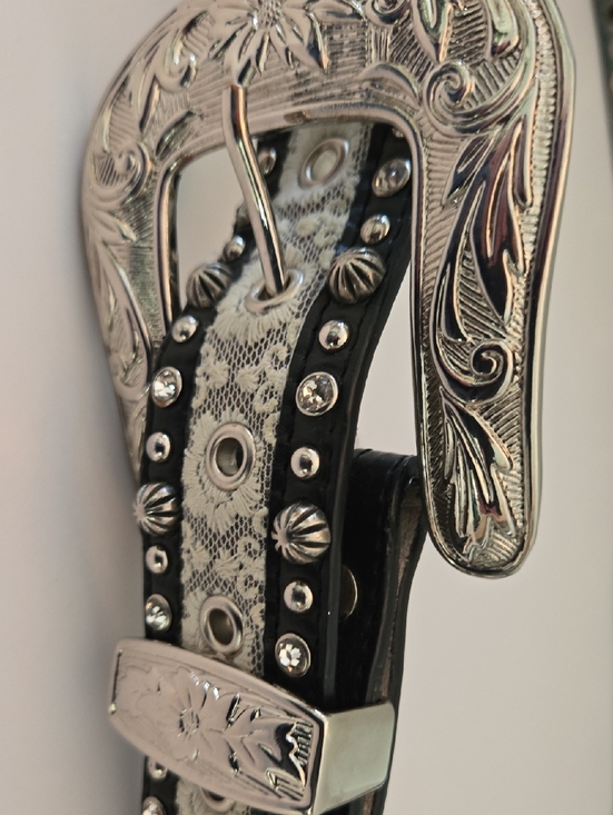 LG Accessories - LG Gray Leather Belt with Silver Studs
